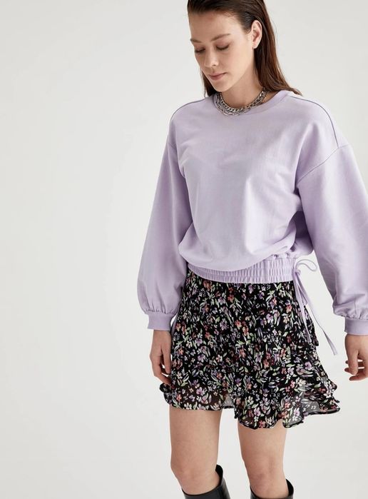 Жіночий світшот DeFacto
Розмір XL (48)
ОТ 80, ОГ 98, ОС 106
100 % бав