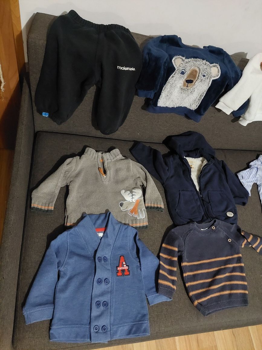 Zestaw zimowych bluz i sweterków, jeansy i spodnie dresowe, rozm 68/74