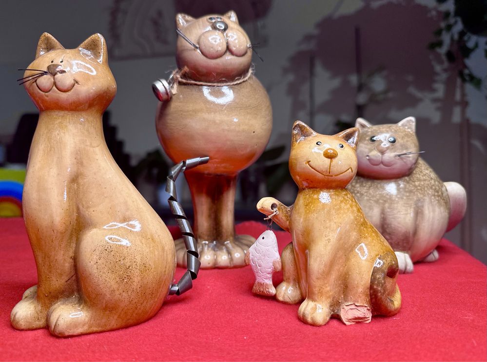 Conjunto de gatos em ceramica