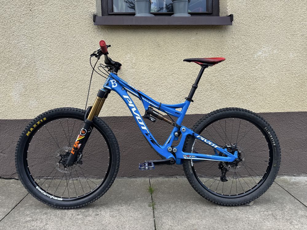 Pivot Mach 6 Carbon 27.5”