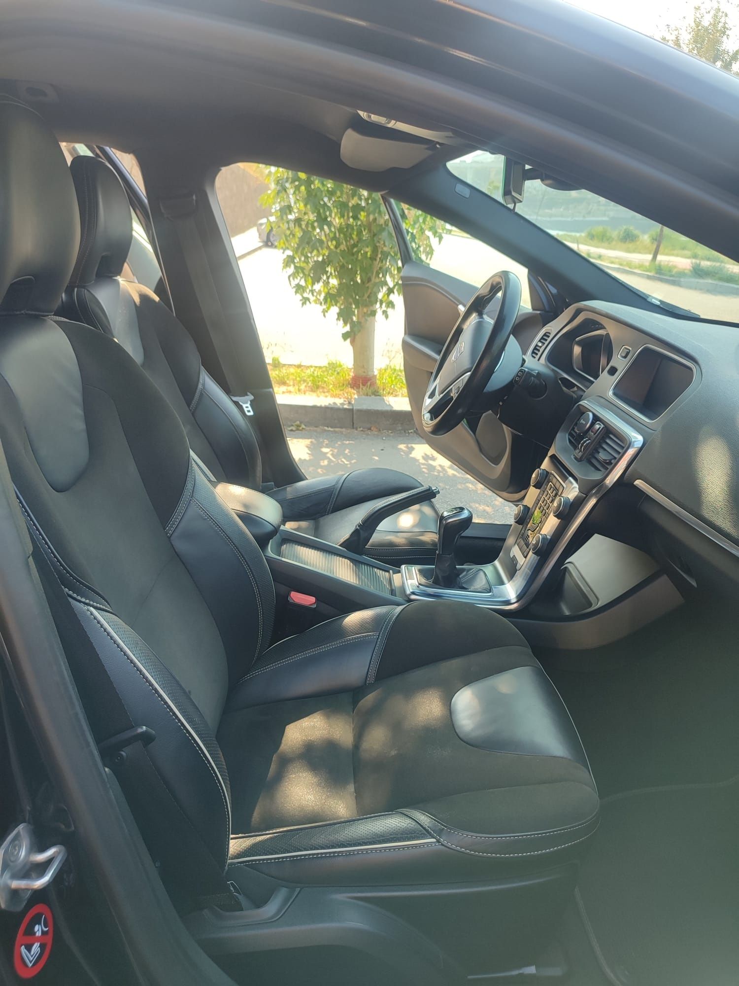 Volvo V40 D2 R Design 2.0 120cv (222000km)