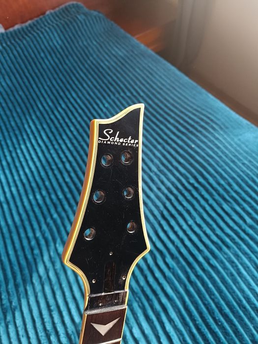 Schecter Omen 6 FR para projeto