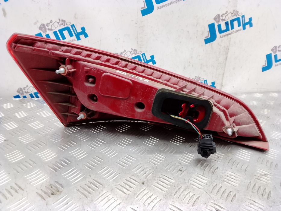 Фонарь правый в крышке 8R0945094B для Audi Q5 2008-2012