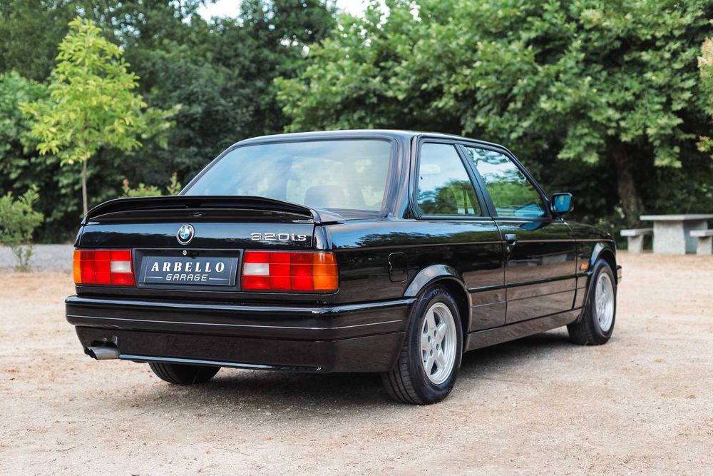 BMW E30 320IS unicórnio e clássico da BMW