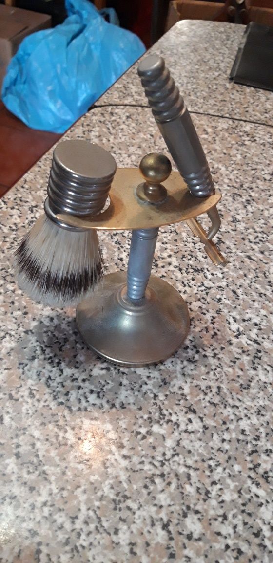 Peça de Barbearia Antiga