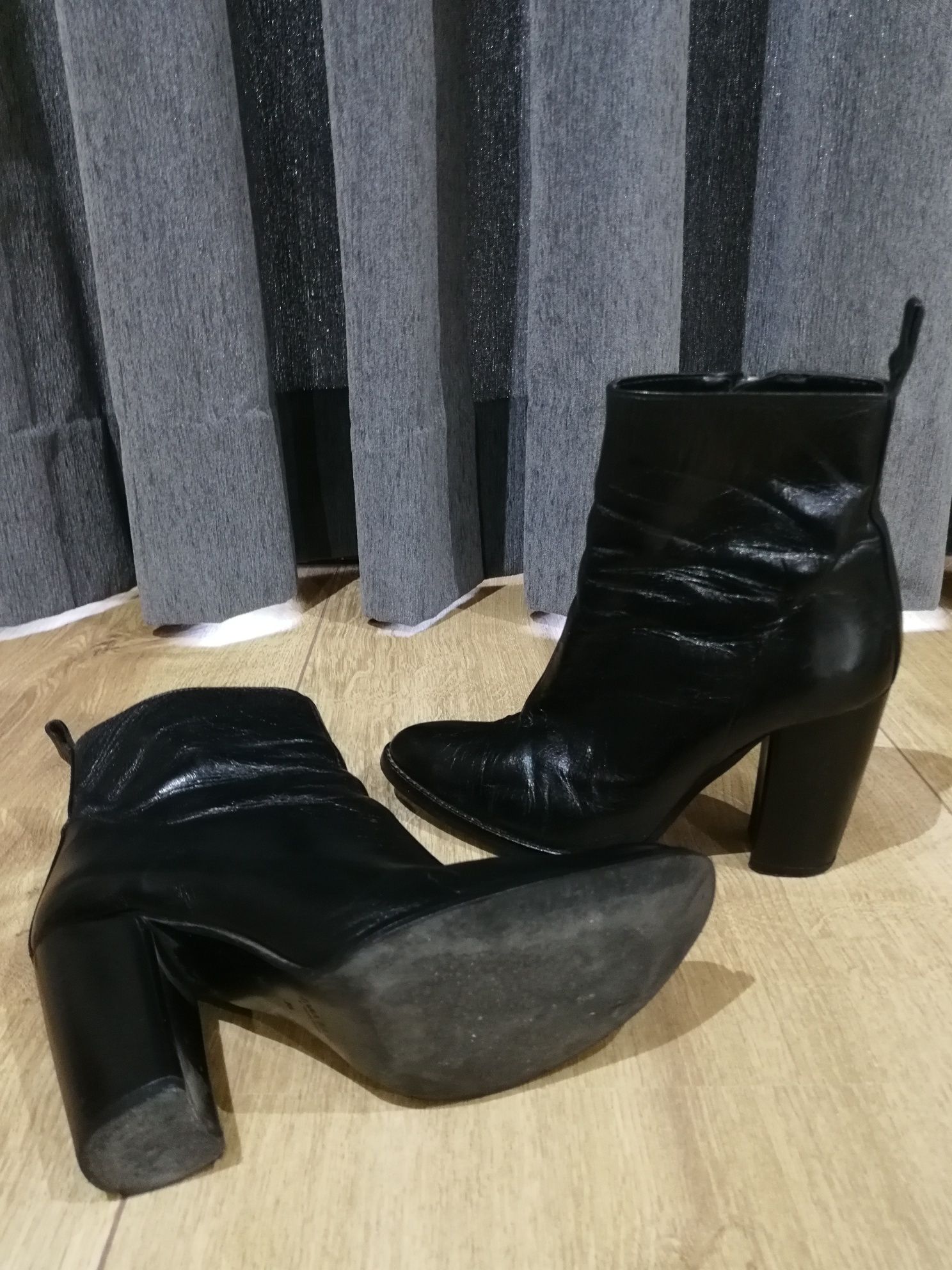 Botins em pele Zara