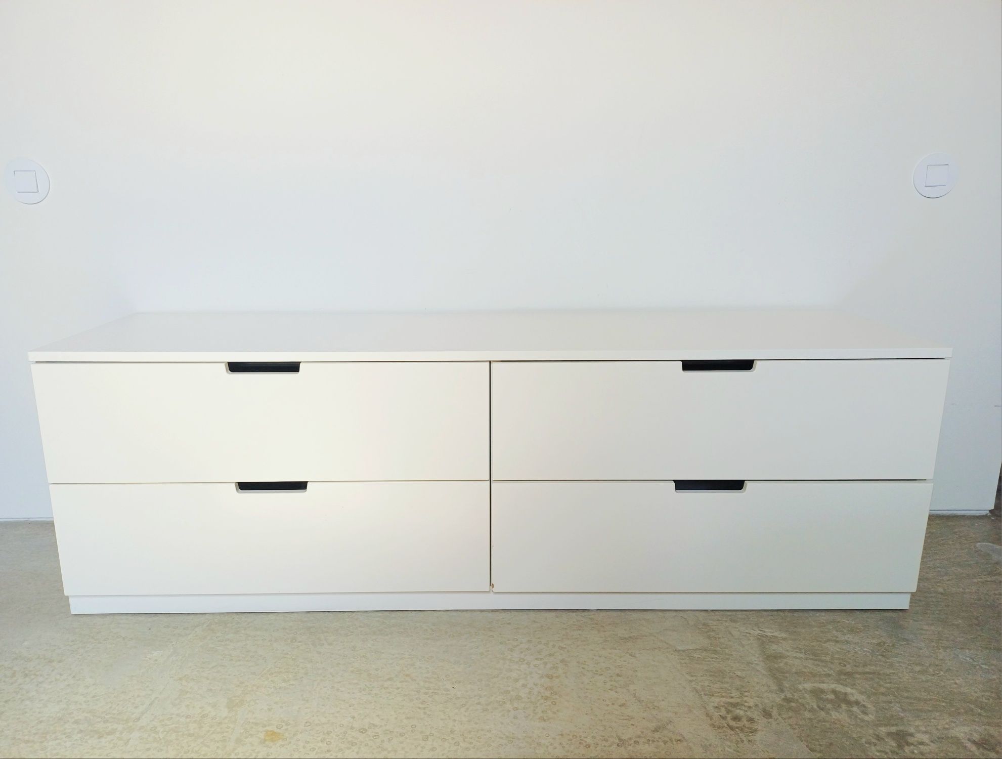 Aparador / cómoda branco 4 gavetas IKEA Nordli