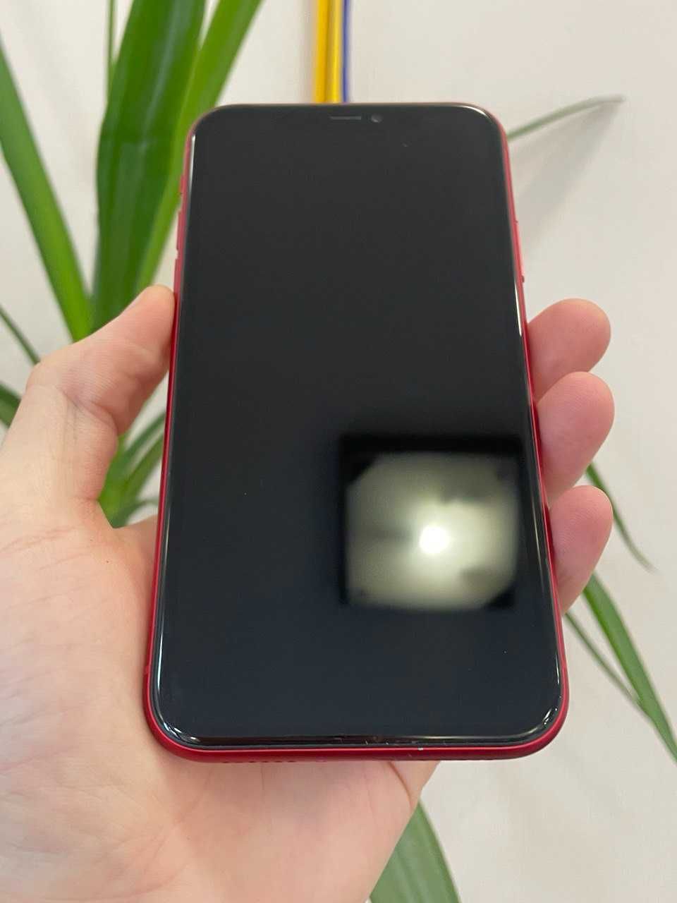 iPhone 11 64GB Red RSIM