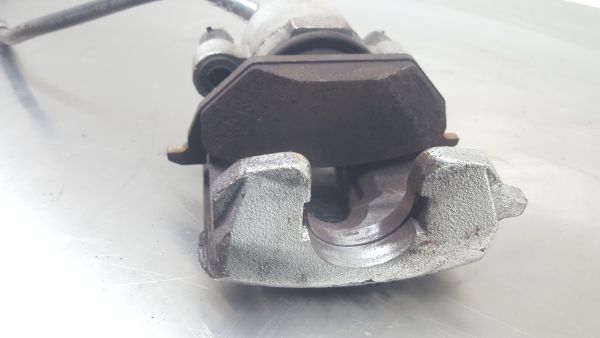 Pinça travão / maxila de travão frente esquerda SEAT Ibiza V (KJ1)