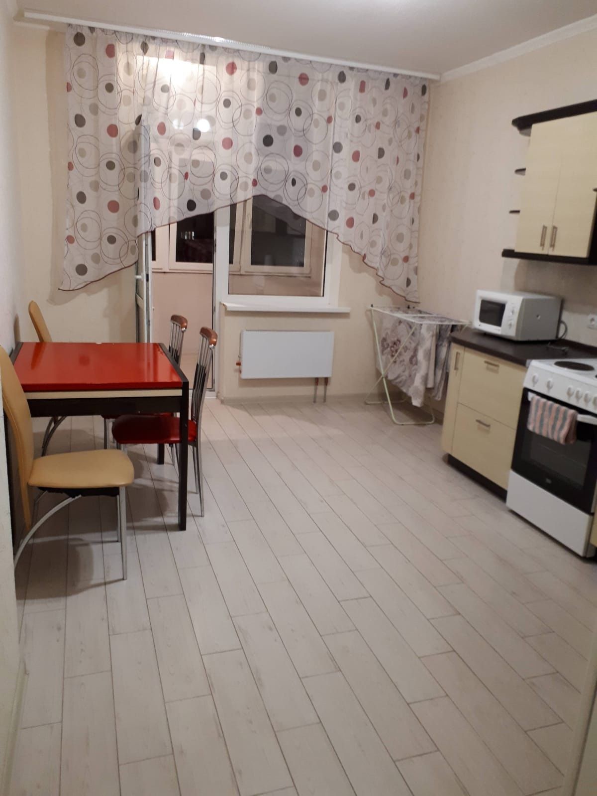 Подобова оренда 1 кім.квартири на Позняках, вул.Драгоманова, 800 грн.