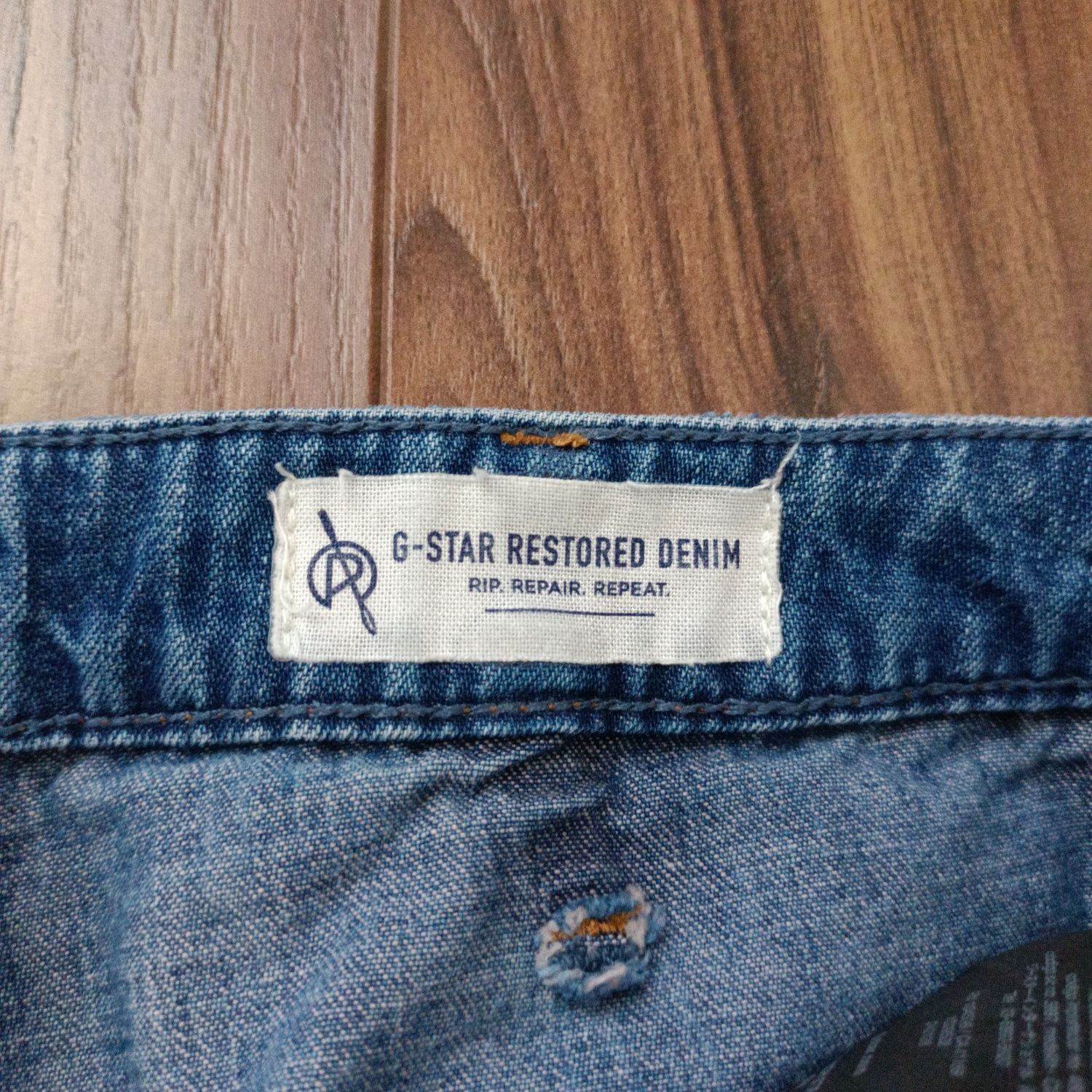 Spodnie damskie jeansy z zamkami na nogawkach