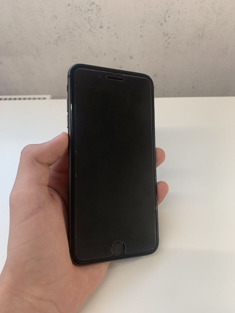 iPhone 8 pluse black,64gb