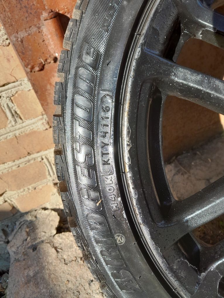 Диски с новыми шинами 215/45R17, диски 5×100, ET45