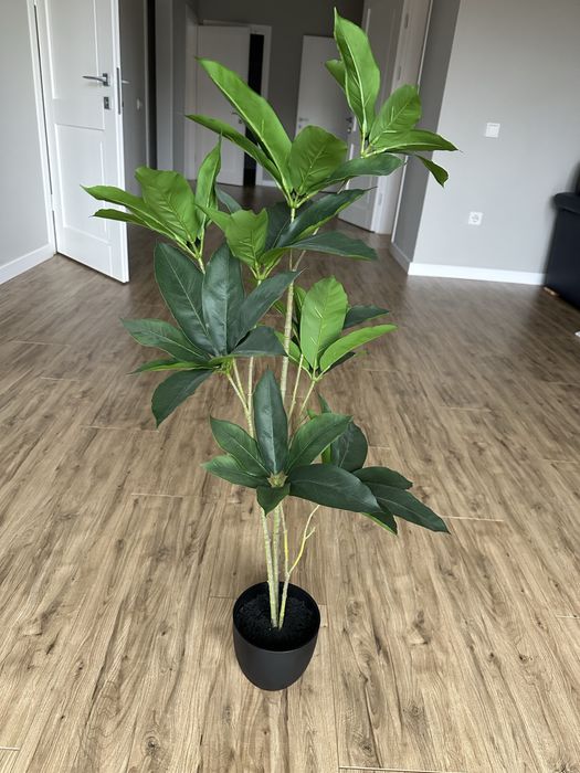 Продам красиву штучну рослину