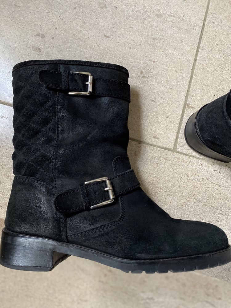 Botas pretas em pele Massimo Dutti