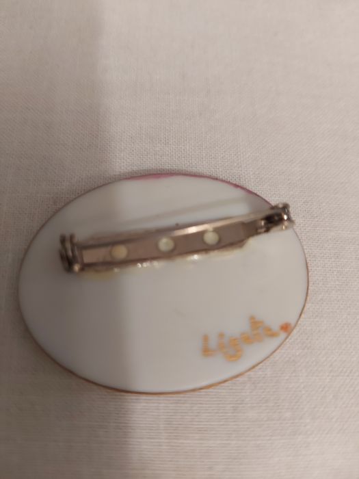 Broche de Porcelana pintado à mão, Oval.