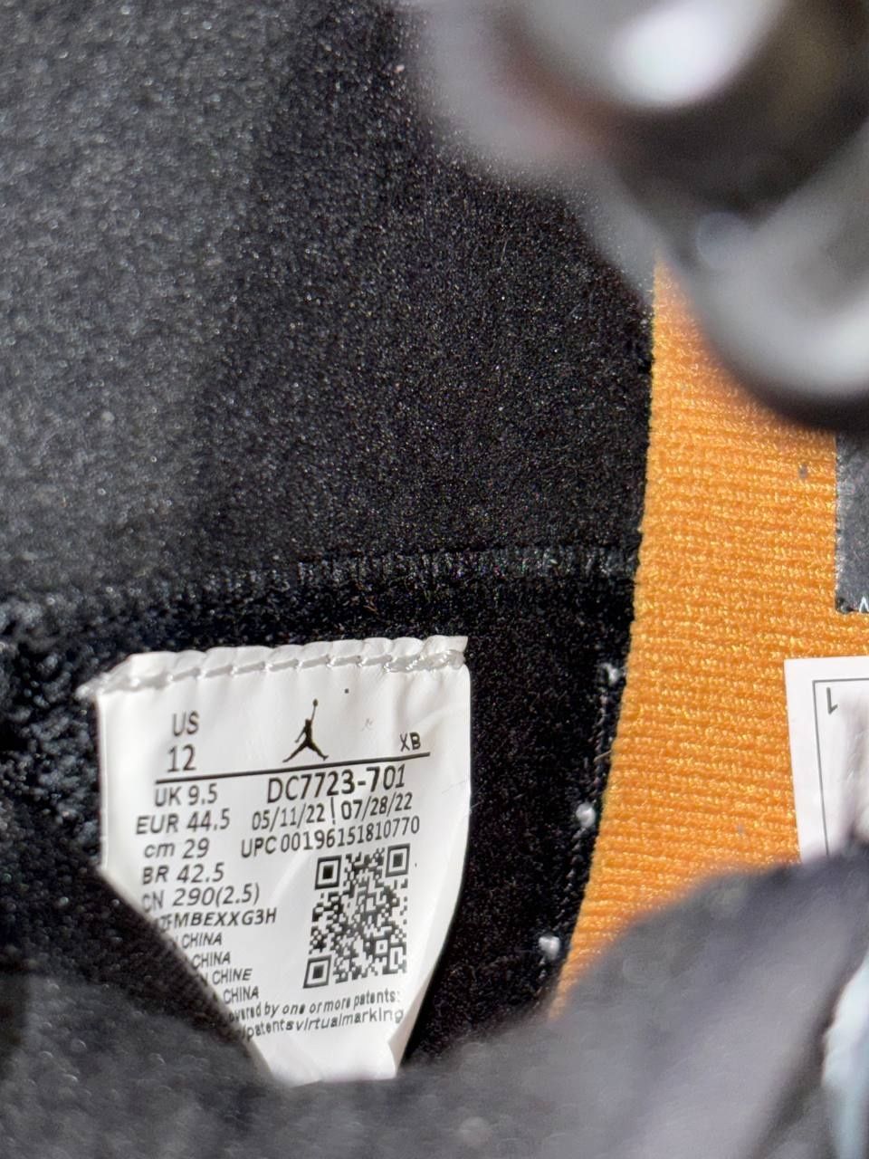 Продаю оригинальные Air Jordan, размер 44.5, черные без коробки