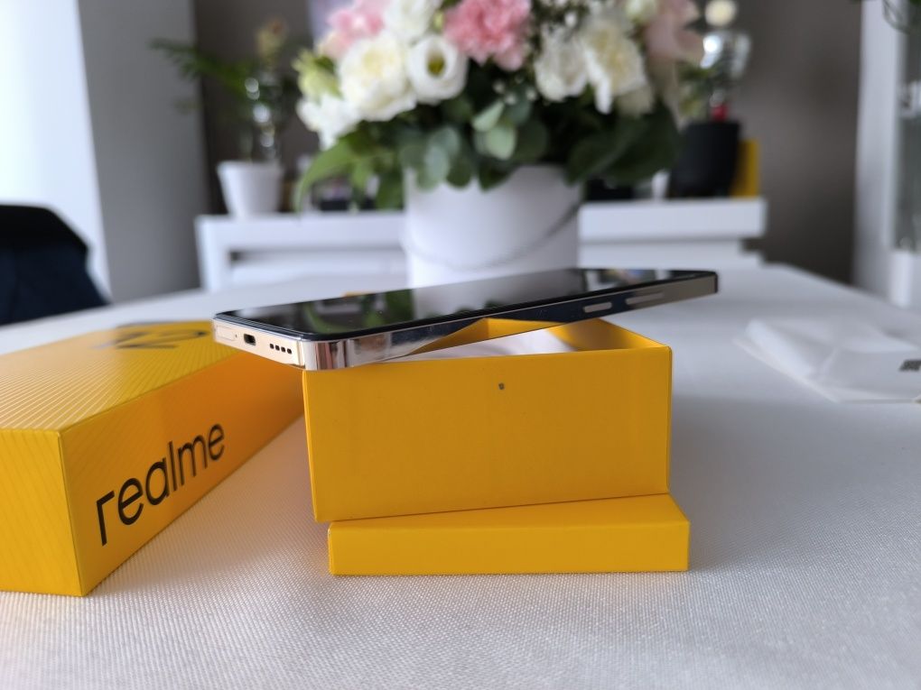 Sprzedam nowy telefon Realme 12+ 5G Ram 12 GB 512 GB