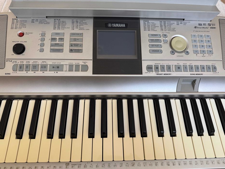 YAMAHA Keyboard Portable Grand DGX-305 pianino cyfrowe, 1 właściciel