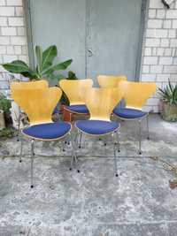 Krzesła Fritz Hansen Seria 7 proj. Arne Jacobsen vintage design