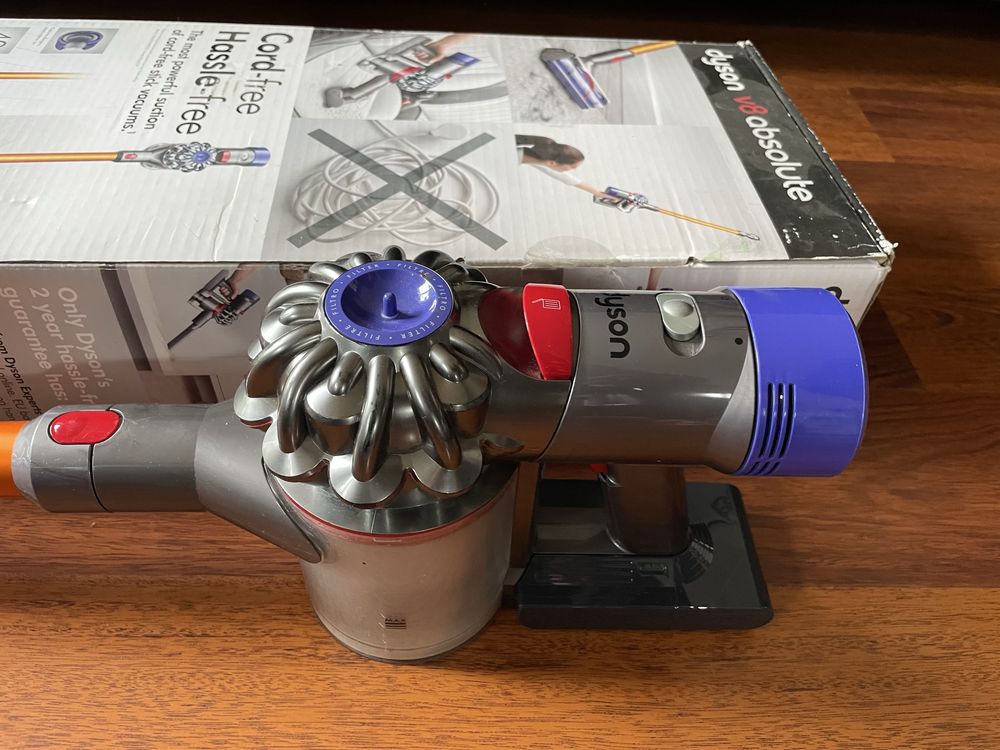 Dyson v8 absolute z nową bateria