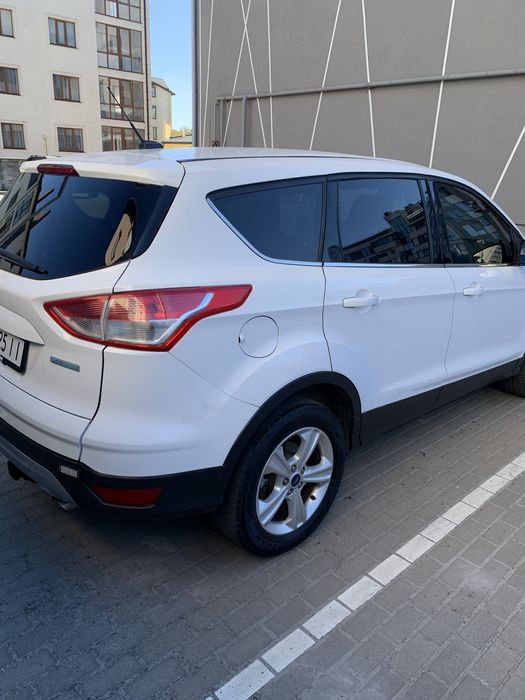 Продам Ford escape 2015 року