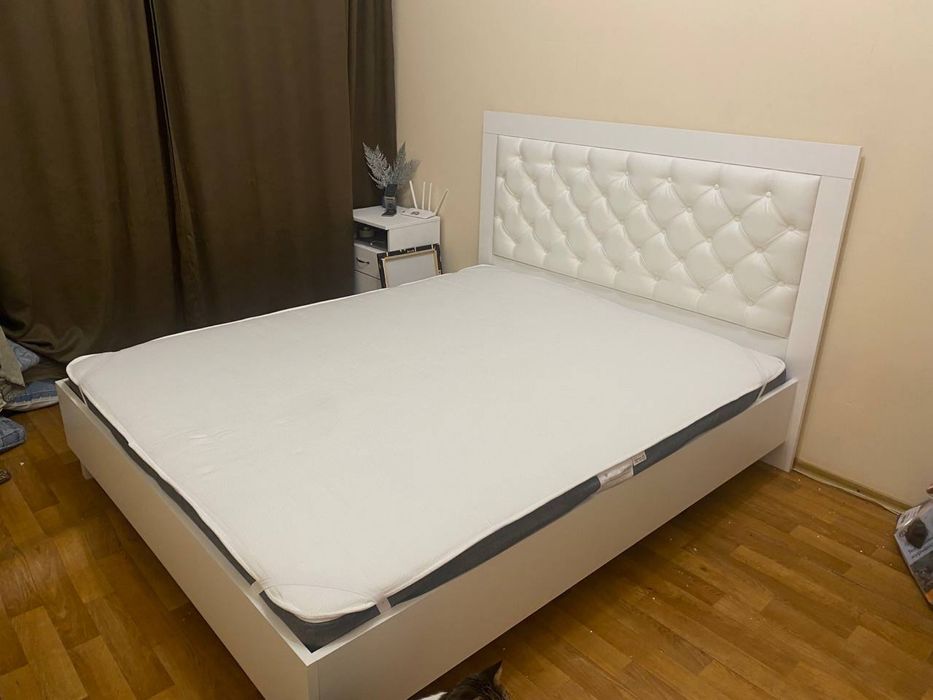 Продам ліжко з матрасом