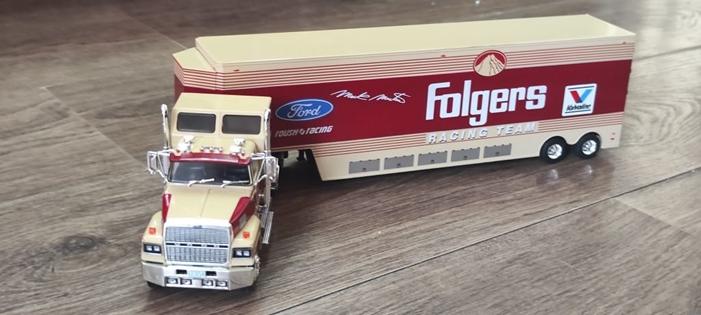 Ford LTL 9000 A skala 1:43