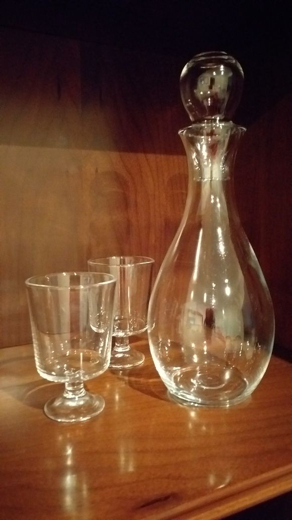 Garrafa vidro NOVA/ licoreira / vinho Branco ou Tinto.