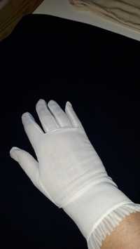 Stare szyfonowe rękawiczki.