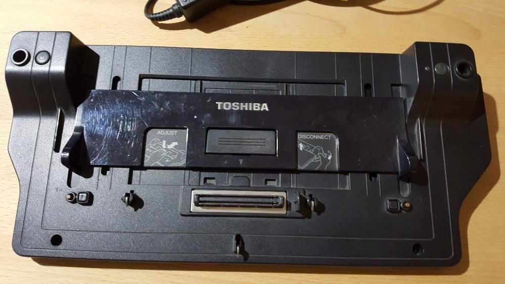 Toshiba Advanced Port Replicator - Docking Station