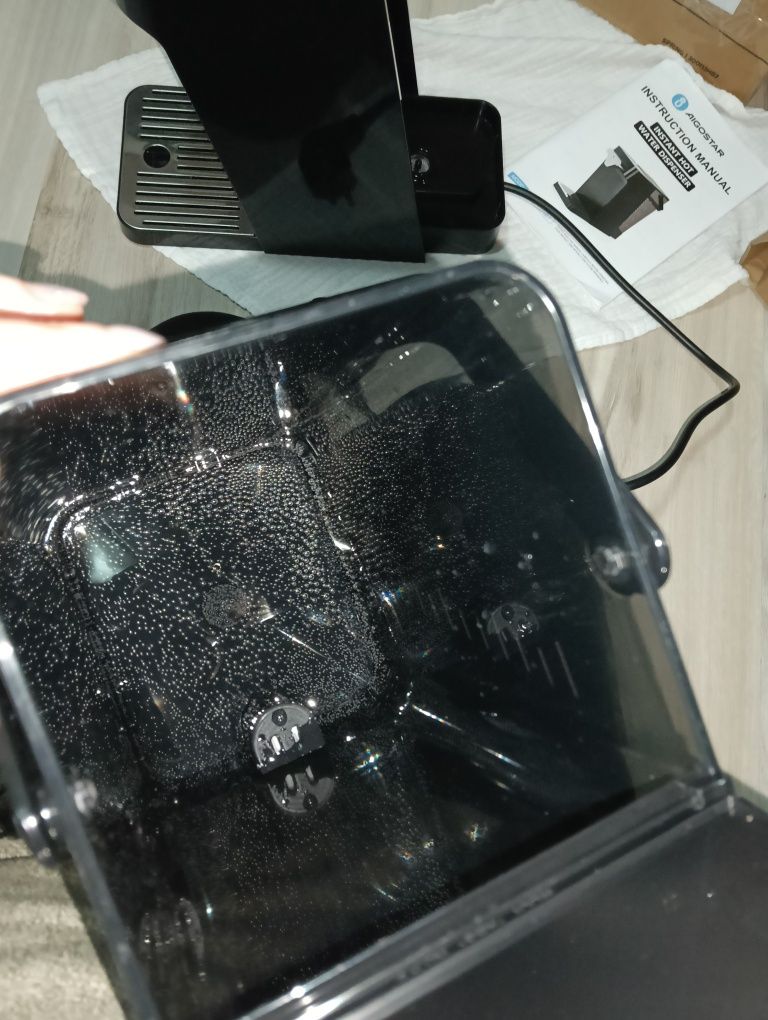 Podgrzewacz dystrybutor elektryczny Aigostar 2400w
