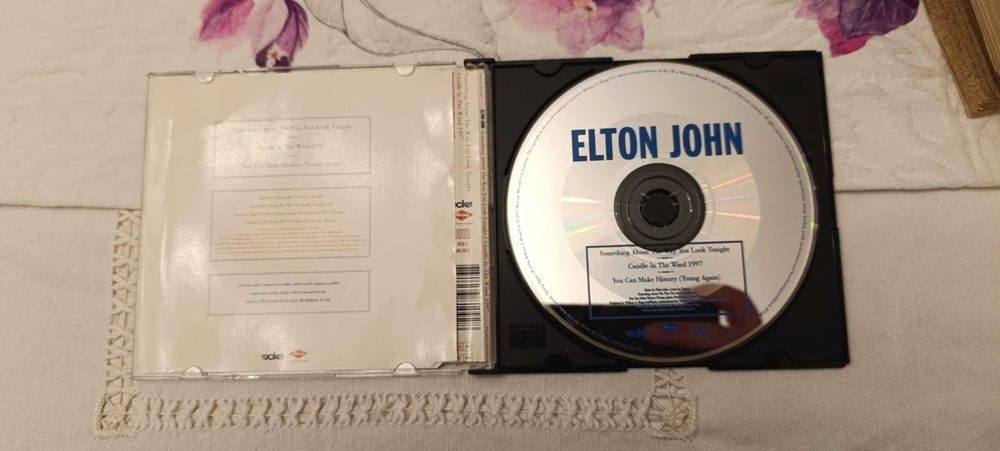 CD Elton John - bom estado