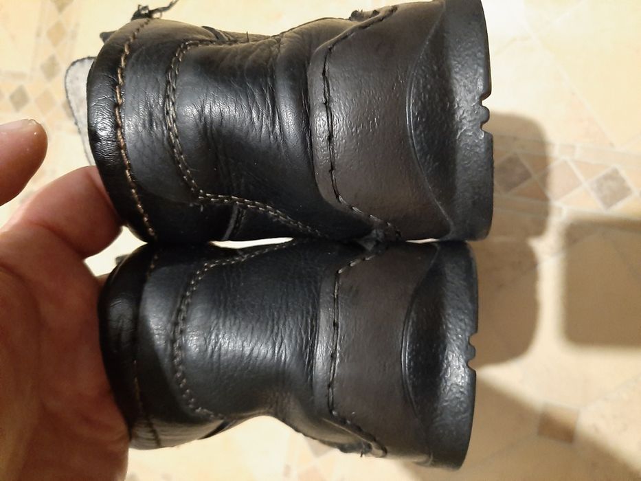 Мужские кожаные ботинки.