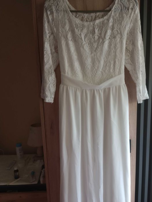 Mam do sprzedania trzy nowe sukienki.