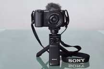 GWARANCJA - Sony ZV-E10 Vlogging Kit (16-50mm & SD 64Gb) – jak nowy