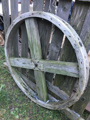 Stare koło drewniane duże