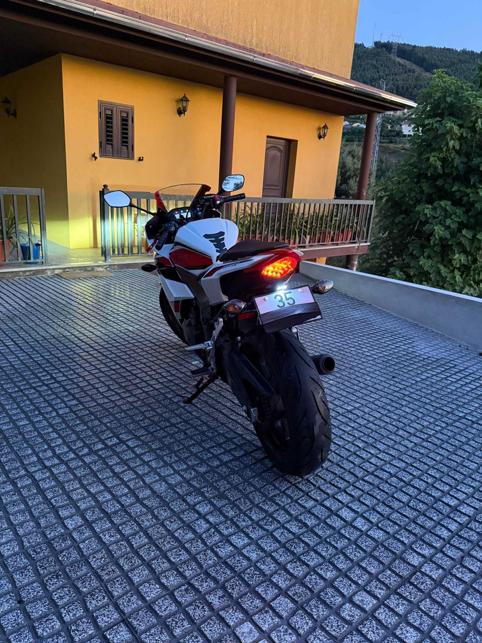 Honda CBR 500 irrepreensível