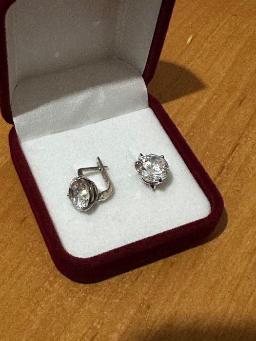 Продам срібні прикраси б/у в гарному стані