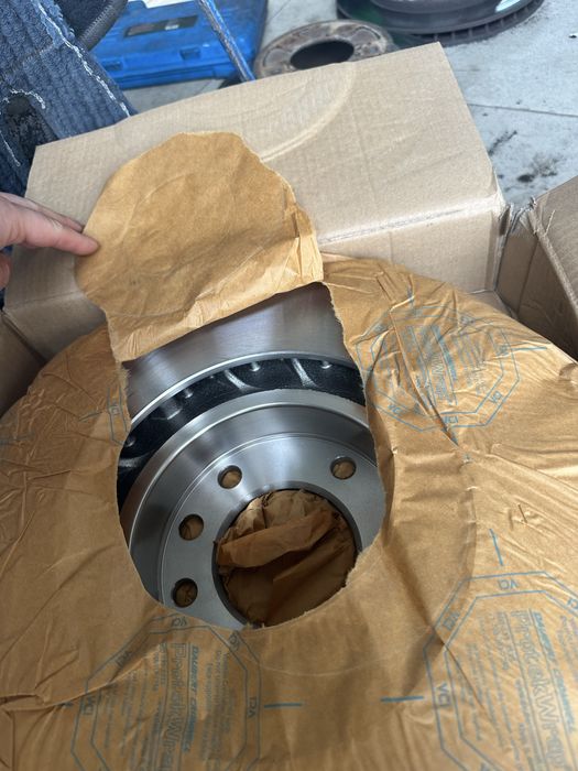 Продам диски и колодки