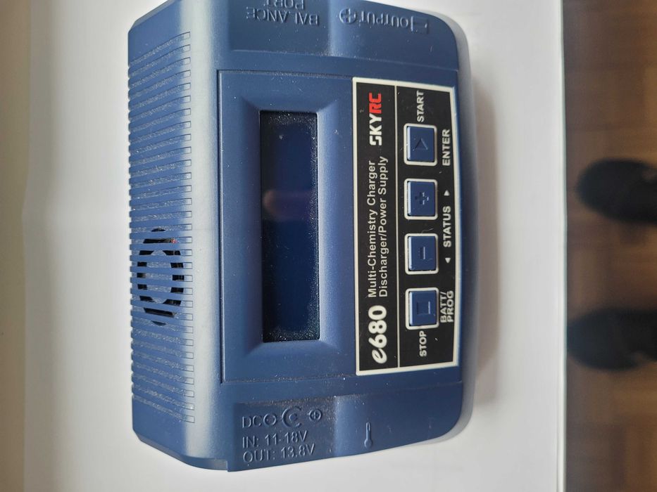 Ładowarka modelarska