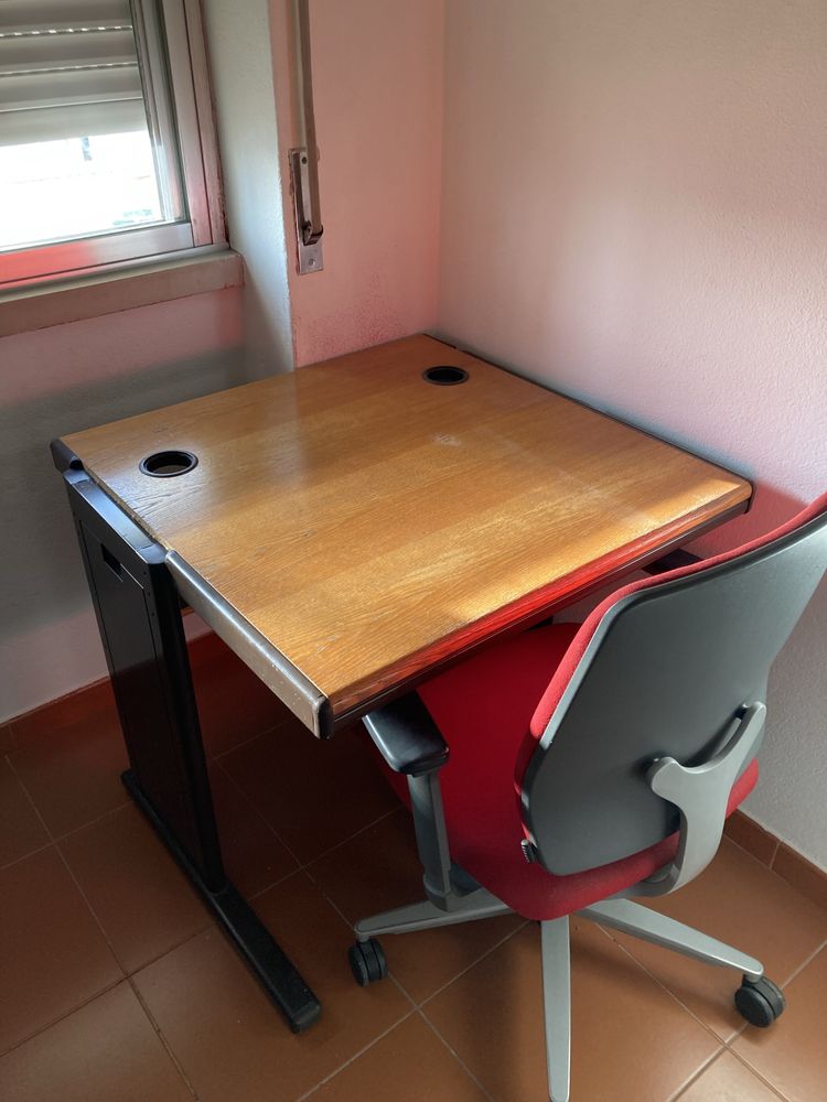 Secretária + cadeira + modulo 50€