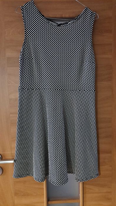 Sukienka bez rękawów rozmiar 40