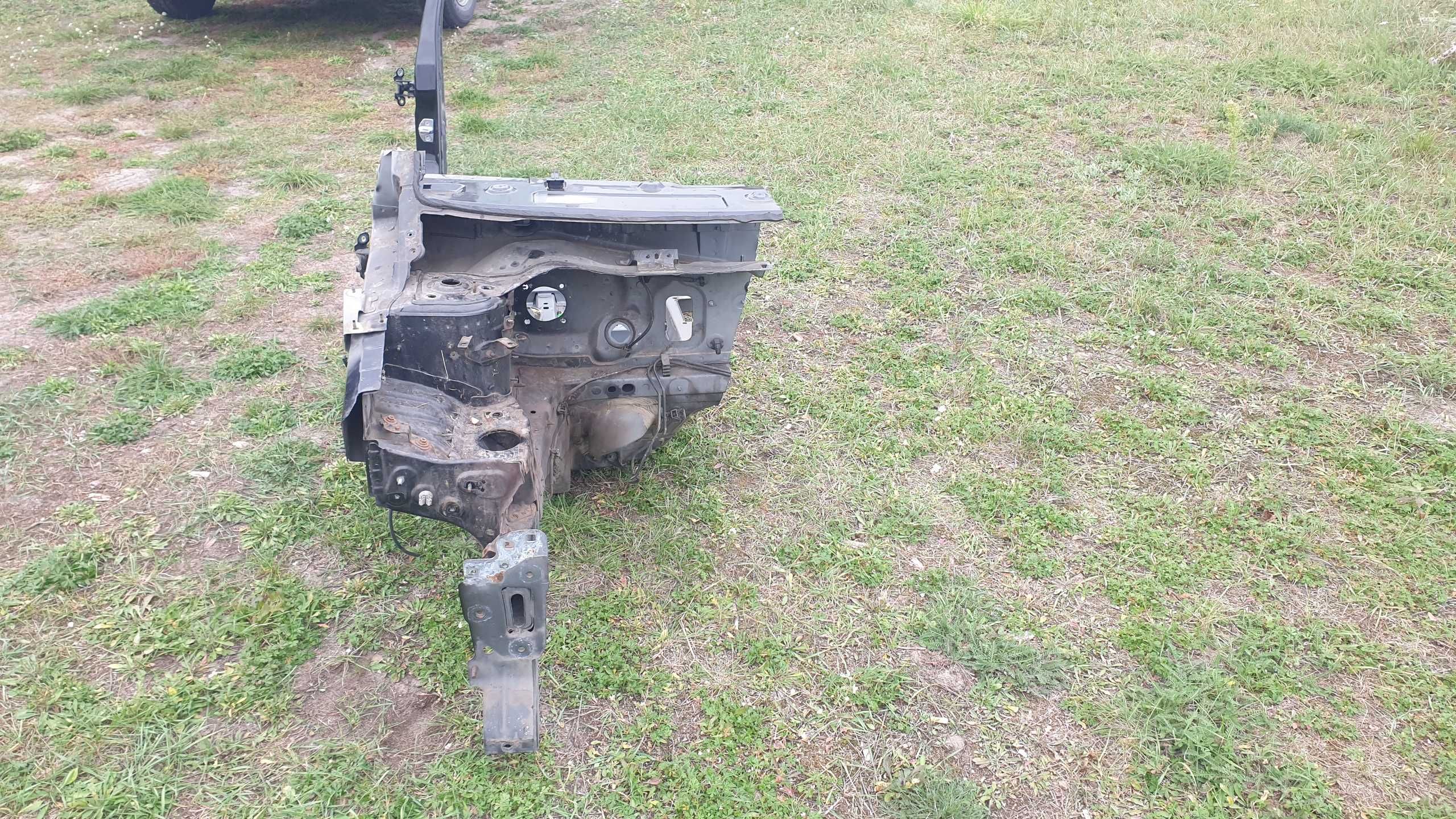 Renault clio IV 4 IV ćwiartka podłużnica prawa próg prawy przód TEGNE