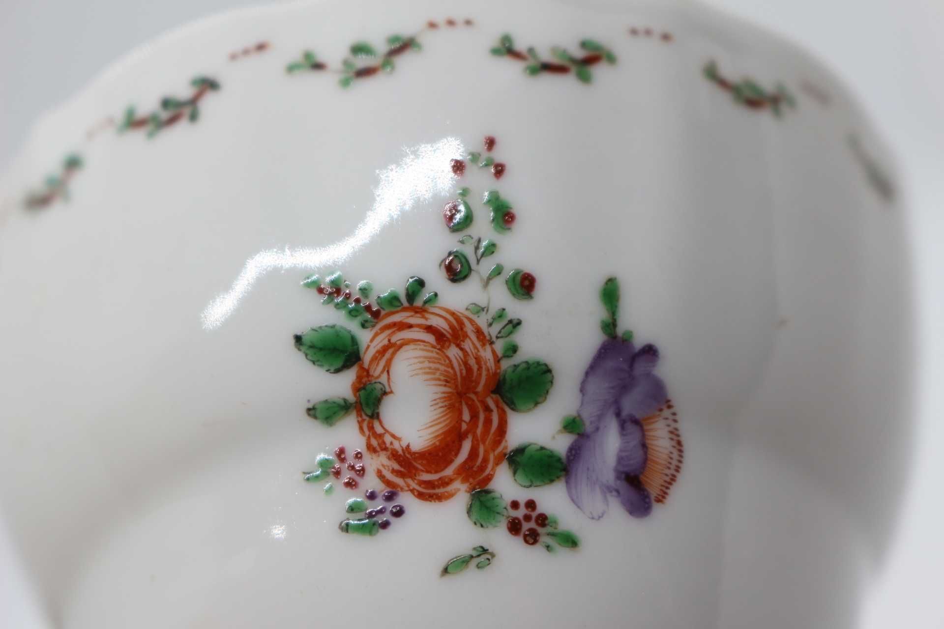 Chávena com Pires Gomada Porcelana Chinesa Decoração Floral XVIII