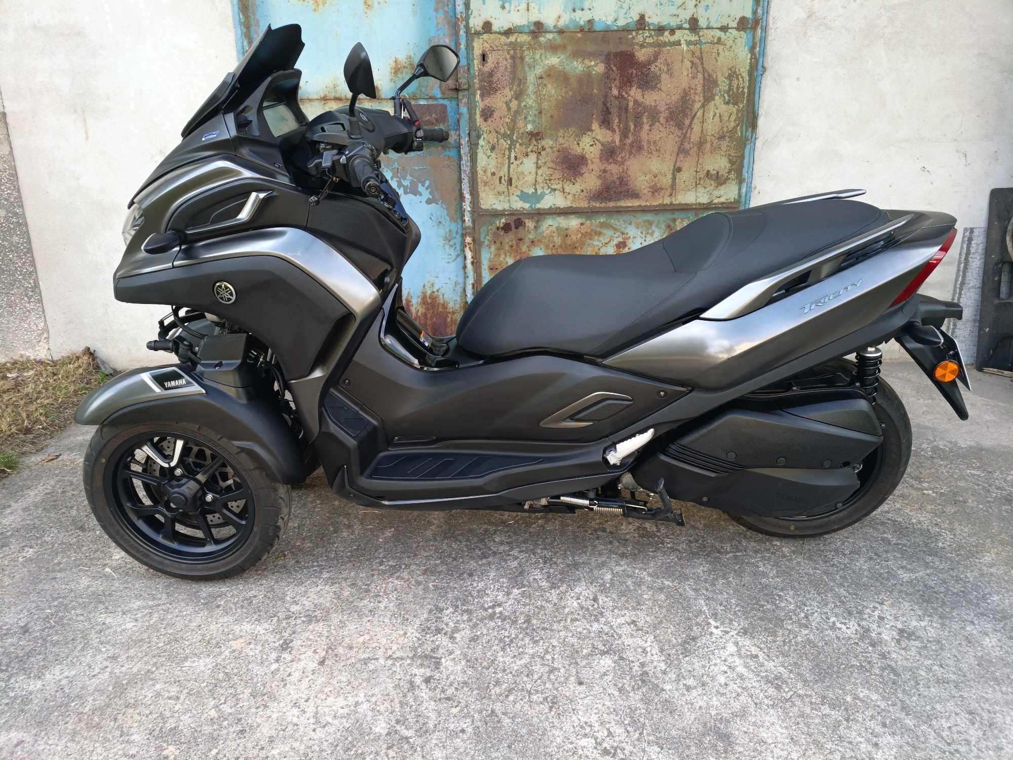 YAMAHA Tricyty 300