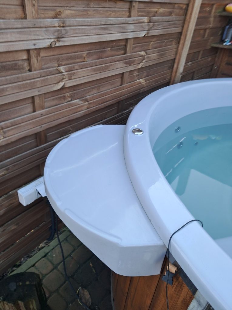 Balia ogrodowa jacuzzi beczka półka do balii basen