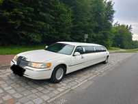 Limuzyna town car Lincoln zamiana na 7 osobowe auto