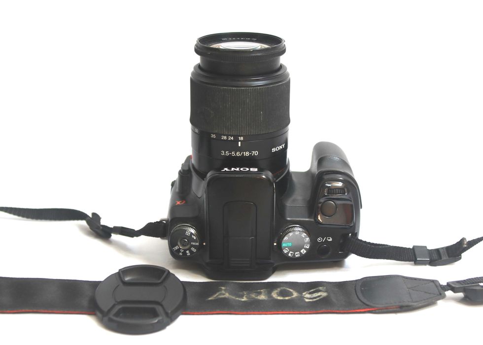 Sony A100 com lente Sony 18-70mm máquina fotográfica digital reflex