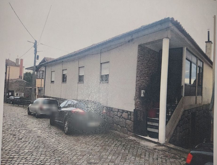 Casa T3 com rés do chão